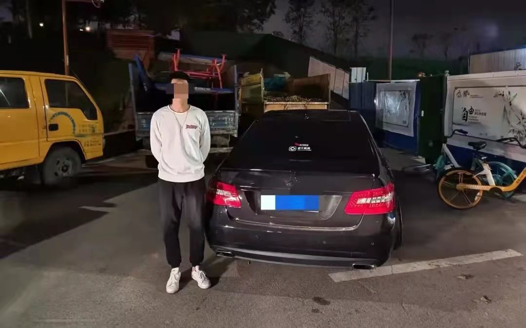 男子駕駛經(jīng)過改裝的小車參加聚會，被當(dāng)場查獲。通訊員供圖